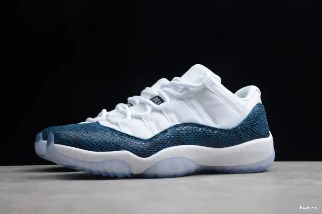 Cheap MAX Snakeskin Blue Navy CD6846-102 Low Jordan Air 11 0413